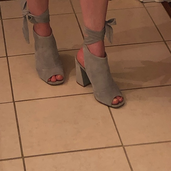 Women's Suede Block Heel Sandals - Gray Blue Lace Up - Picture 3 of 7